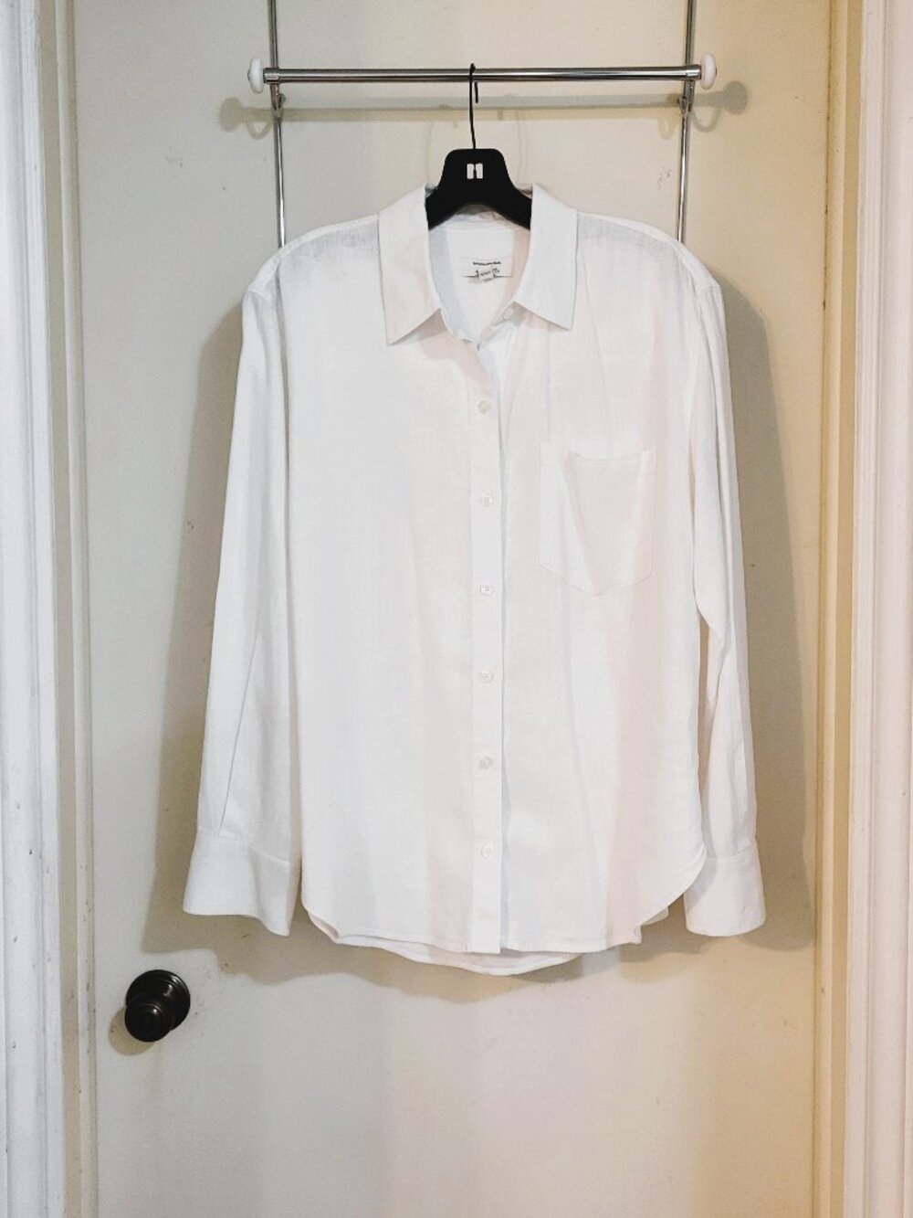 Banana Republic Linen-Blend Long Sleeves Shirt - Size Medium.  White - Picture 5 of 9